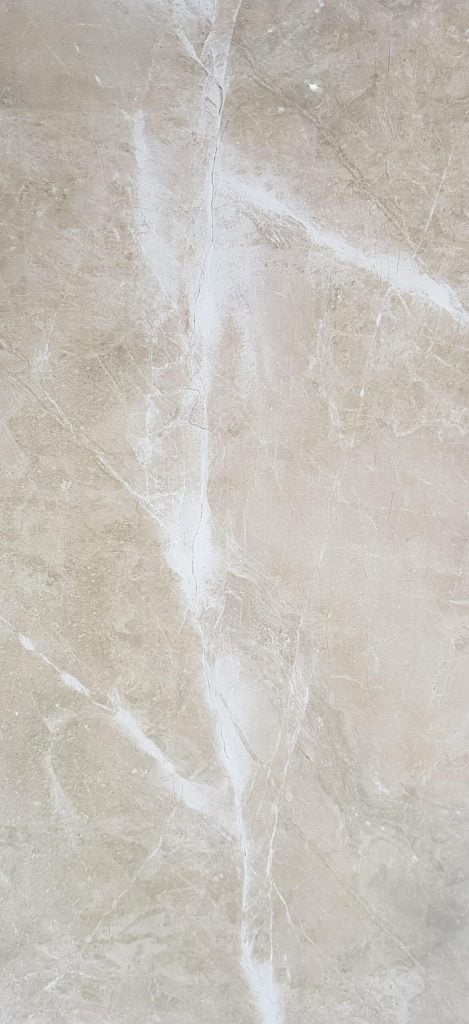 קרמיקה איכותית לקירות בצבע בז’ משויש במידה 60 ס”מ * 30 ס”מ. המחיר באתר זה הוא ל”מר ! בקרטון יש  1.44 מ”ר.יש 60 קרטון במשטח, במשטח יש 87 מ”ר . 